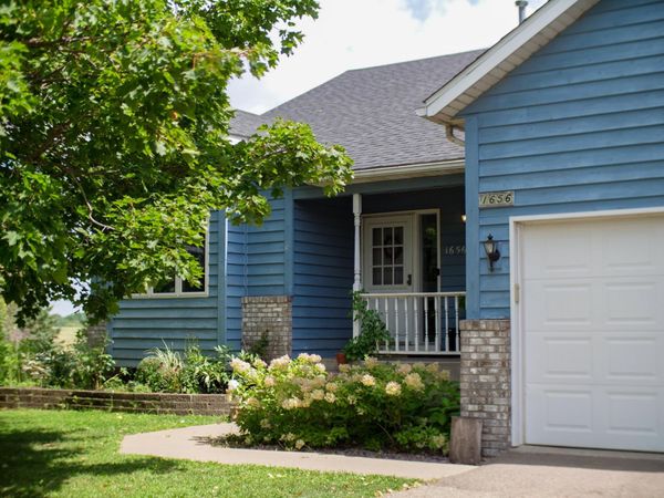 1656 Mark Court , Shakopee, MN 55379