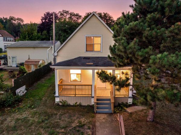 492 Concord Street , Saint Paul, MN 55107