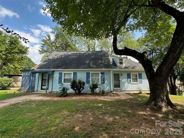 1012 Louise Road , Winston Salem, NC 27107