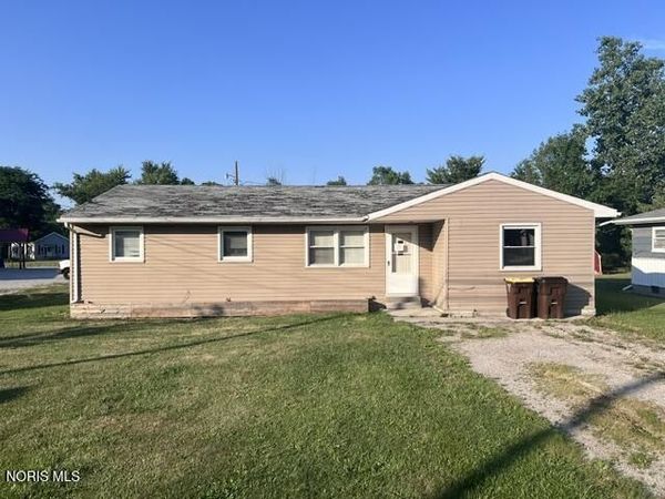 1129 Ayersville Avenue , Defiance, OH 43512