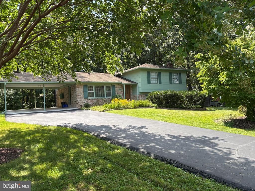 18001 MILL CREEK DRIVE , ROCKVILLE, MD 20855