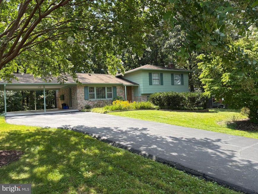 18001 Mill Creek Drive, Rockville, MD 20855 Main Photo