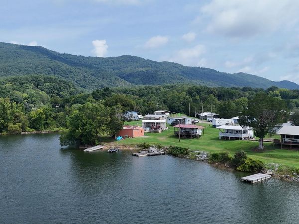 246 Cherokee Boat Dock Road, Mooresburg, TN 37811