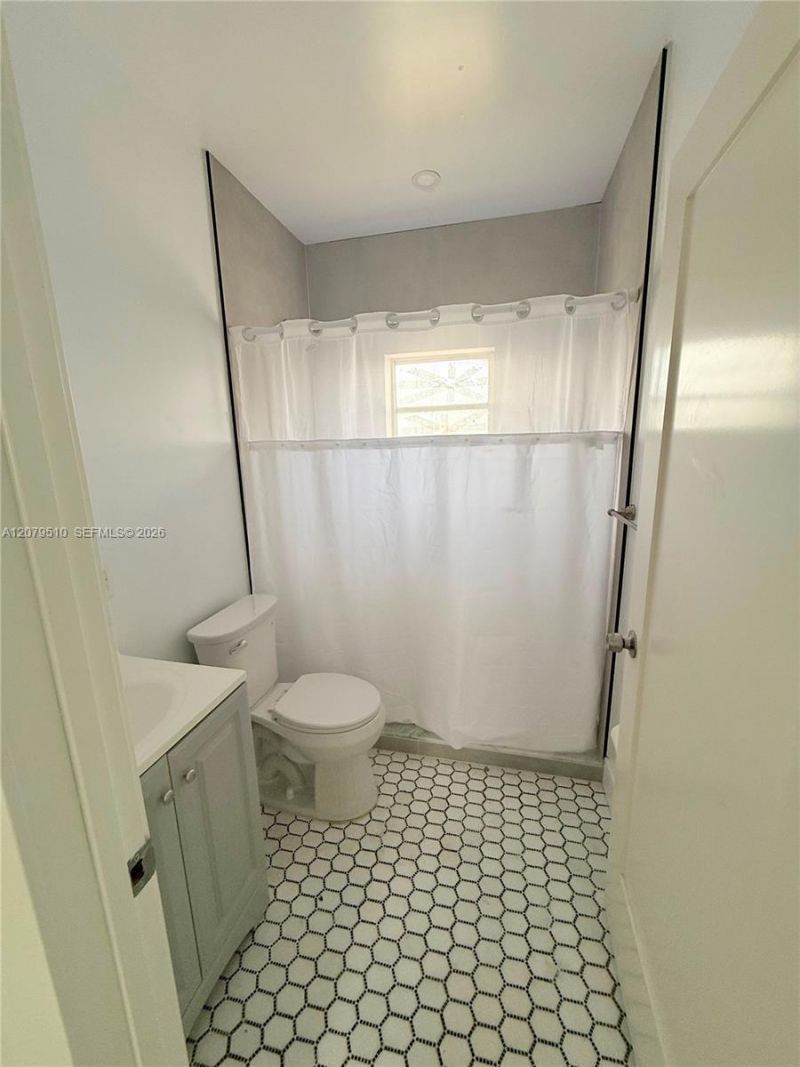 1154 NW 34th Ave , Unit 1, Miami, FL 33125 Photo