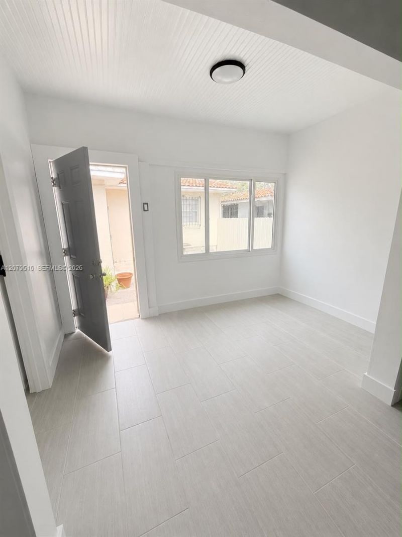 1154 NW 34th Ave , Unit 1, Miami, FL 33125 Photo