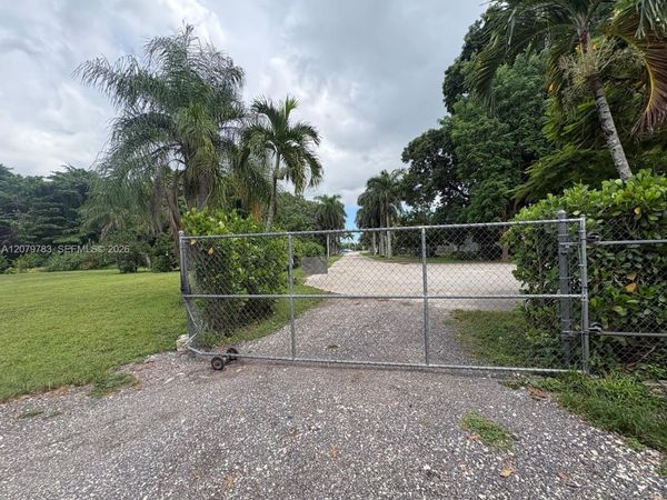17725 SW 218th St , Miami, FL 33170