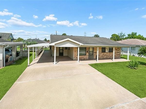 1552 REDWOOD Drive, Harvey, LA 70058