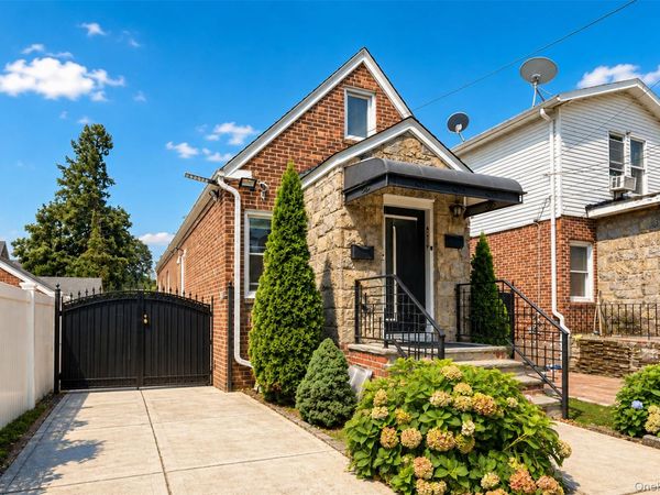 10238 85th Road , Richmond Hill, NY 11418