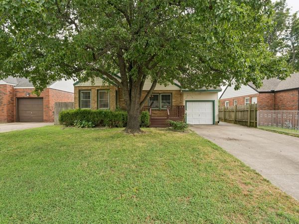 2520 E 2nd Street , Tulsa, OK 74104