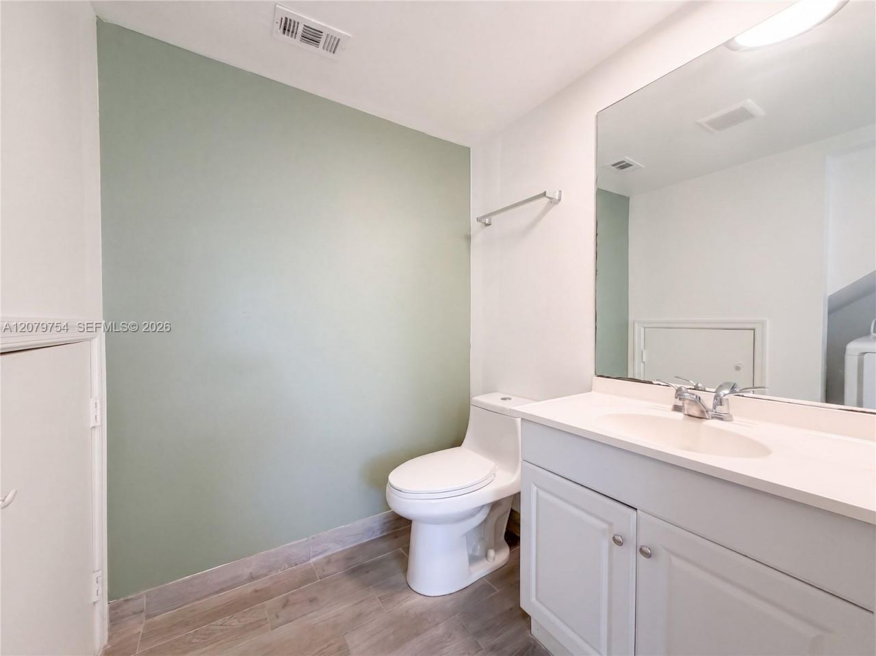 110 N Delaware Blvd , Unit 10C, Jupiter, FL 33458 Photo