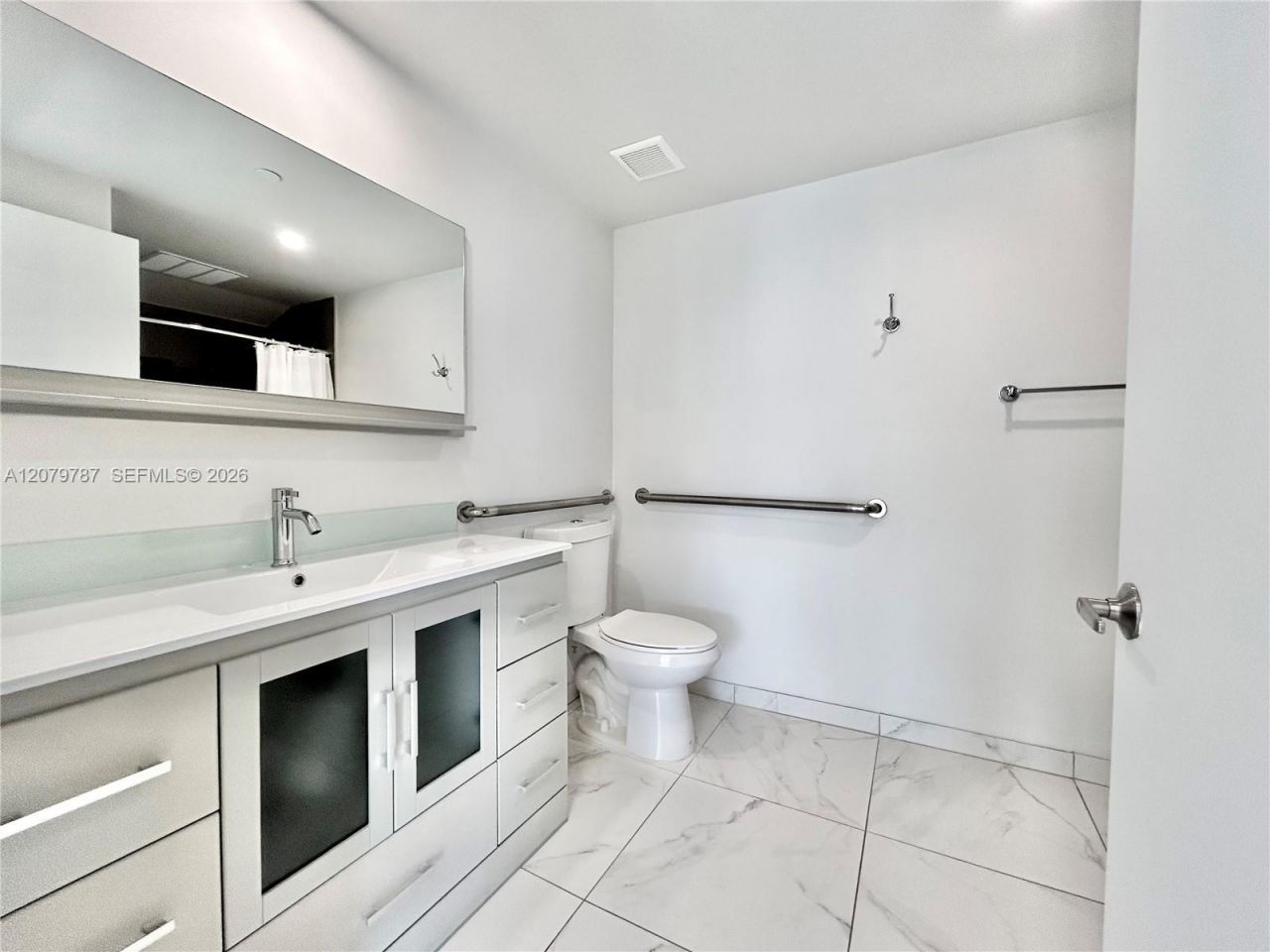 836 SW 2nd St, Unit 404, Miami, FL 33130 Photo