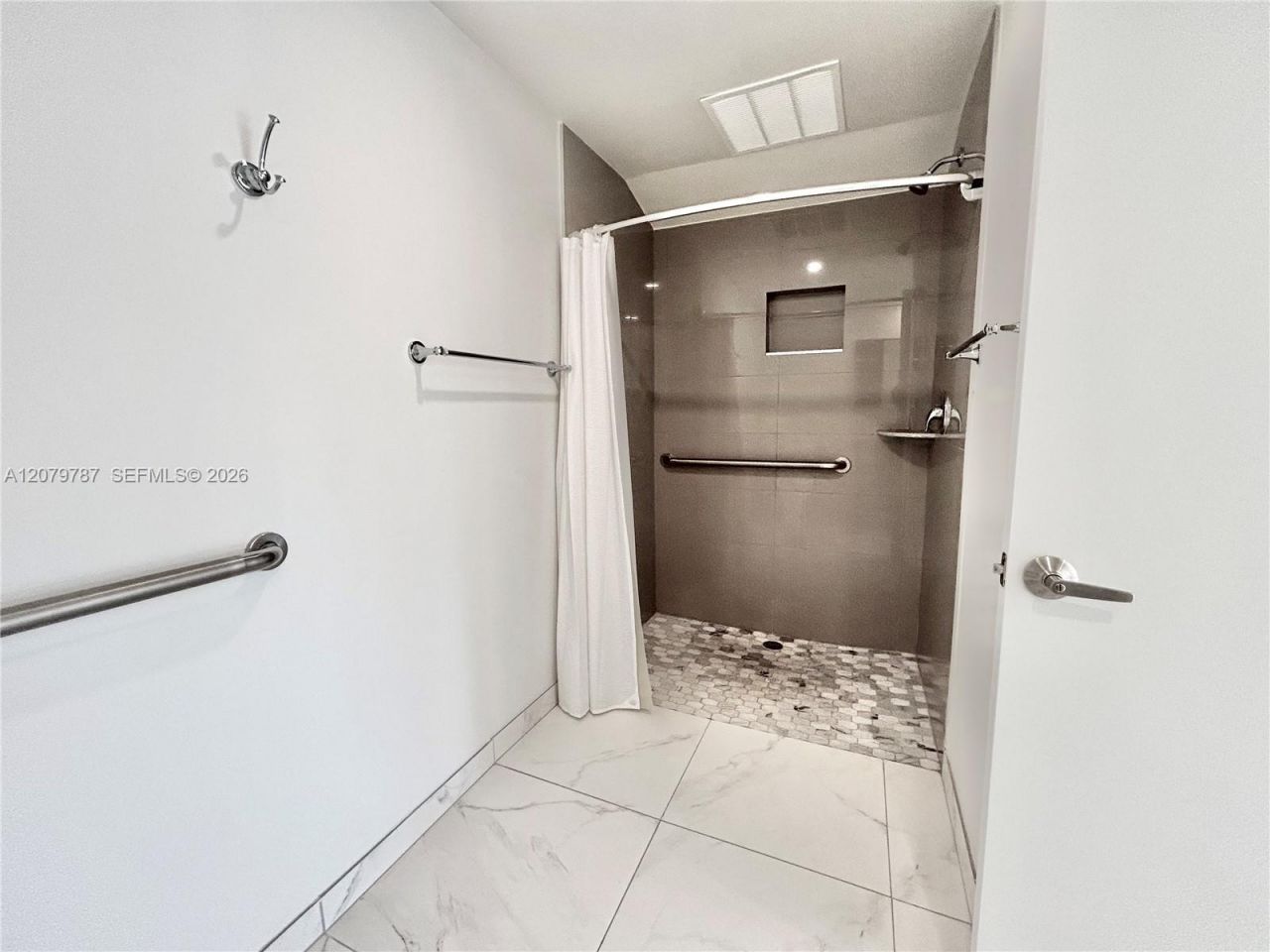 836 SW 2nd St, Unit 404, Miami, FL 33130 Photo
