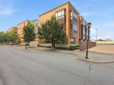 1114 S Adams Street, Fort Worth, TX 76104