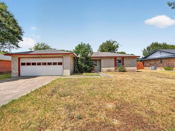 203 Myrtle Avenue , Waxahachie, TX 75165