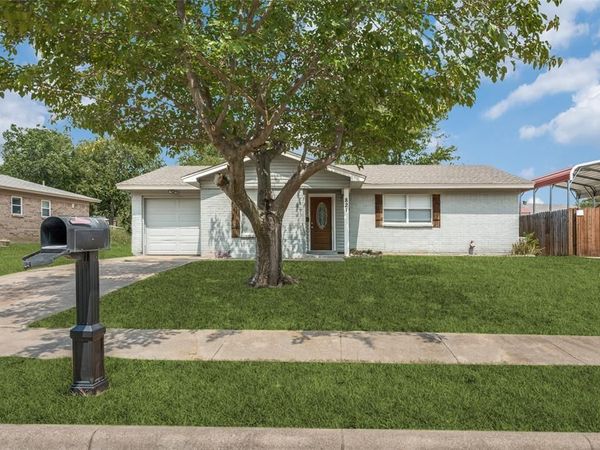 821 E Glendale St. , Crowley, TX 76036