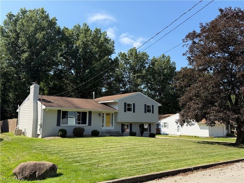 327 Kingwood, Columbiana, OH 44408 Photo 3