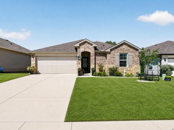 557 Chaco, Seguin, TX 78155