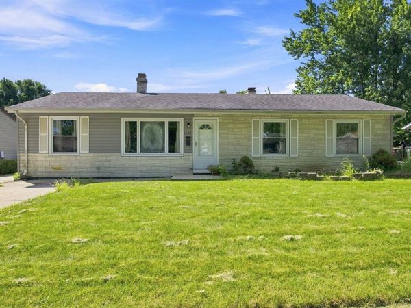1725 Evergreen Avenue , Hanover Park, IL 60133