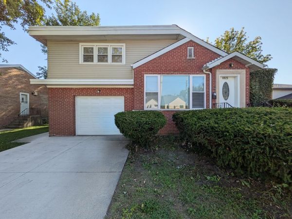 8825 S California Avenue , Evergreen Park, IL 60805