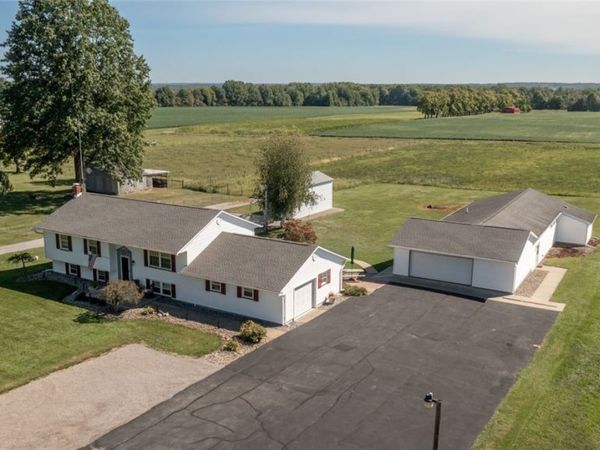 3766 Youngstown Kingsville Road , Cortland, OH 44410