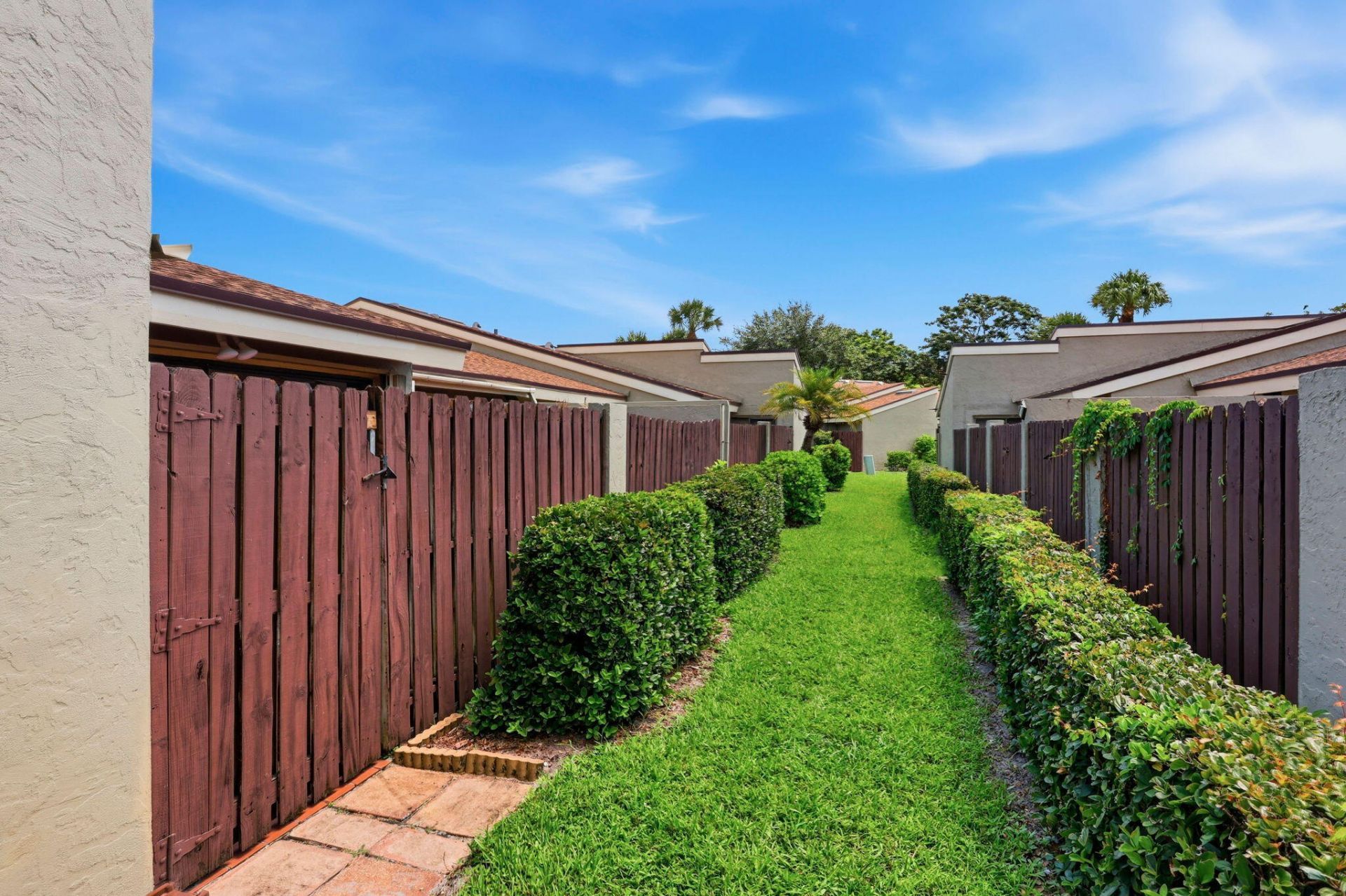 204 Meadows Drive, Boynton Beach, FL 33436 Photo