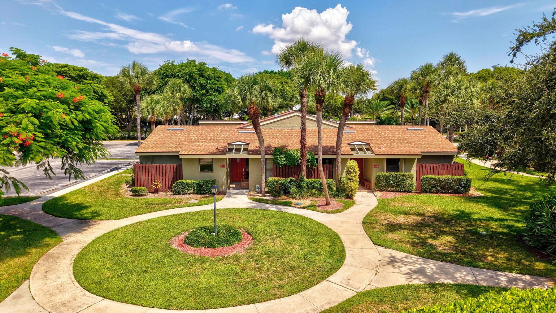 204 Meadows Drive, Boynton Beach, FL 33436 Photo