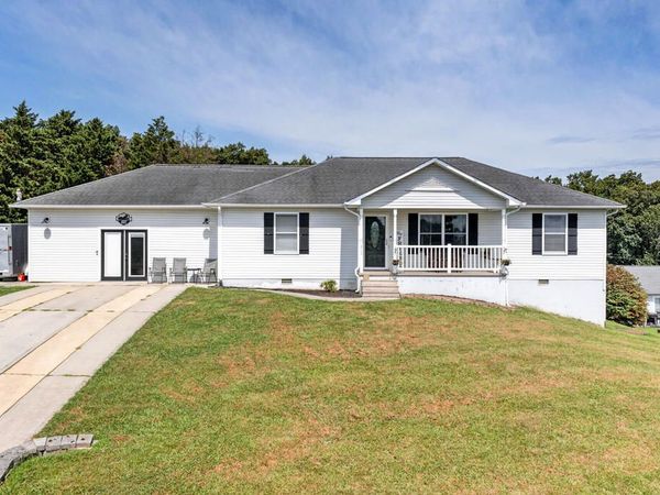 212 Bayberry Drive, Crossville, TN 38555