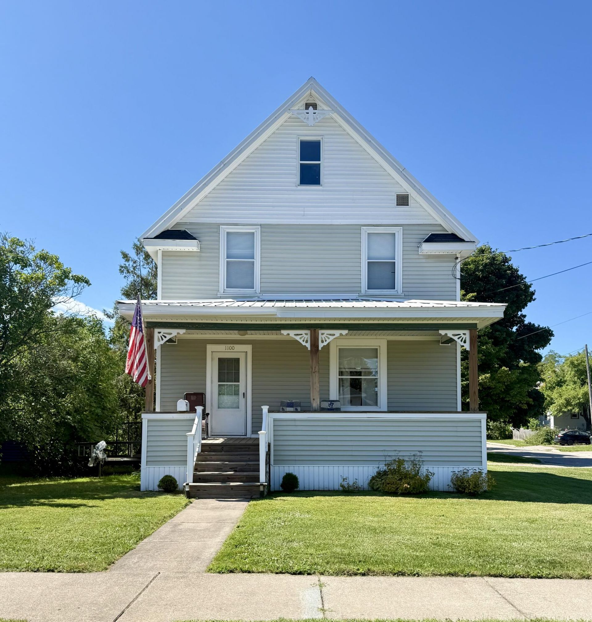 1100 John St, Sault Sainte Marie, MI 49783 Main Photo