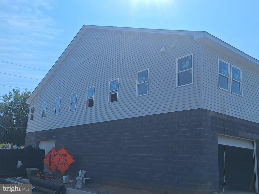 1037 W HIGH, STOWE, PA 19464