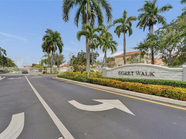 774 SW 120th Ave , Pembroke Pines, FL 33025