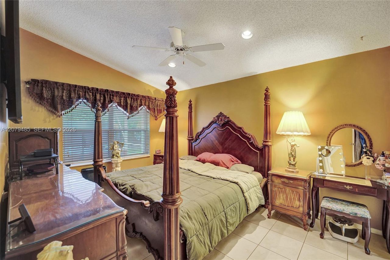 774 SW 120th Ave , Pembroke Pines, FL 33025 Photo