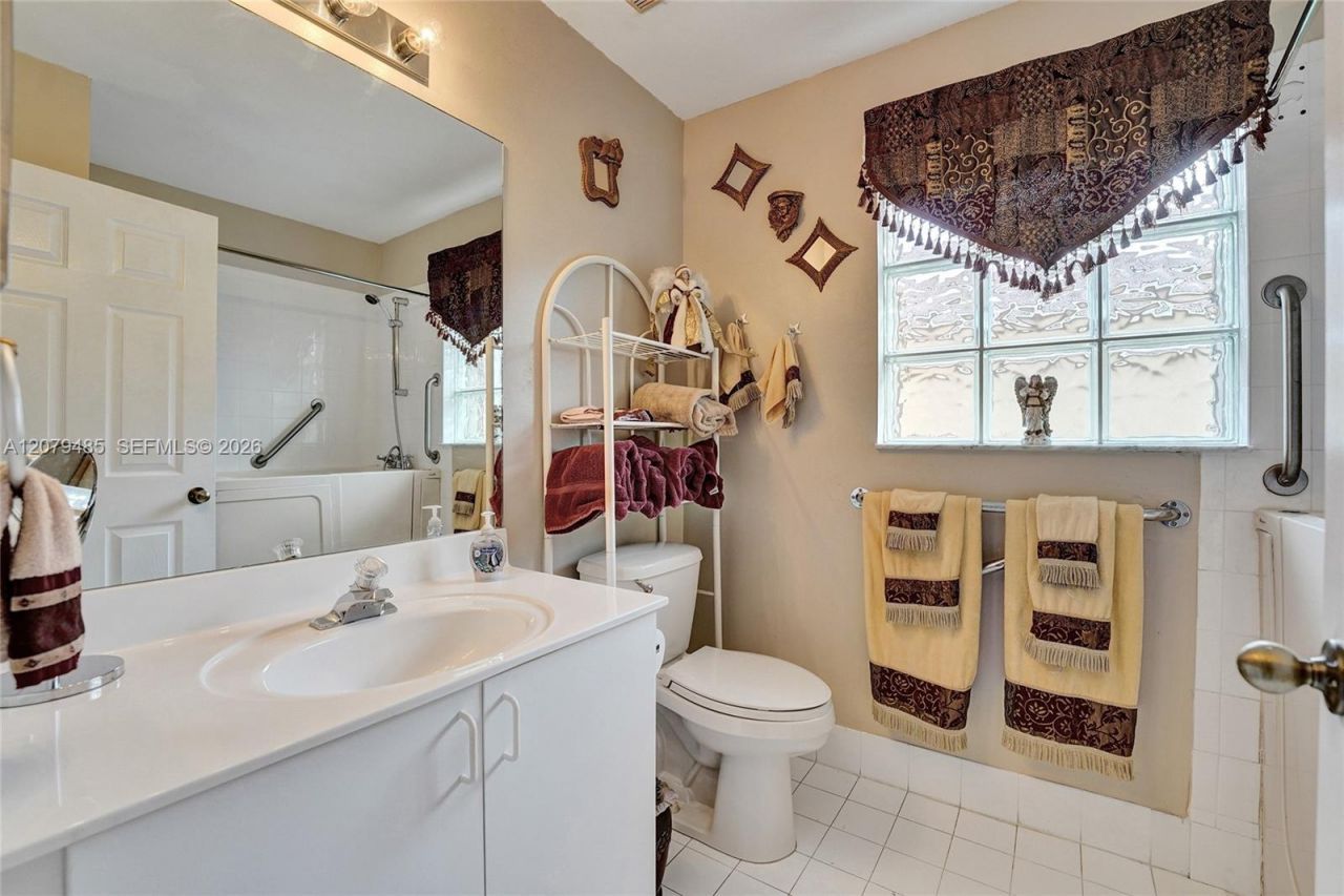 774 SW 120th Ave , Pembroke Pines, FL 33025 Photo