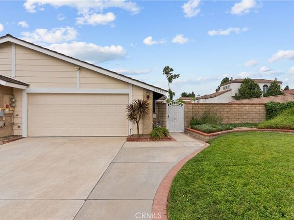 26093 Viento Court, Valencia, CA 91355