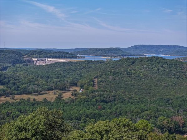 180 County Road 107 , Eureka Springs, AR 72632