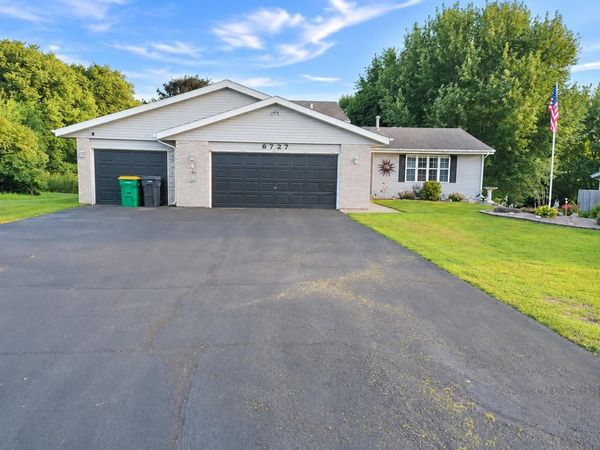 6727 SAWMILL Drive, ROSCOE, IL 61073