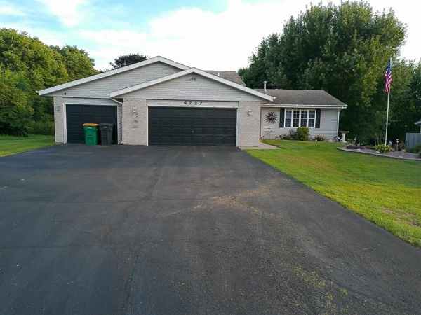 6727 SAWMILL Drive, ROSCOE, IL 61073