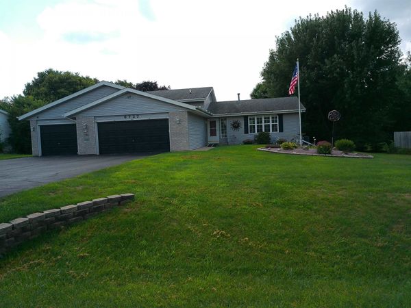 6727 SAWMILL Drive, ROSCOE, IL 61073