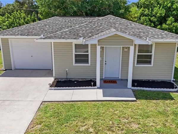 899 Ridgeway DR, NORTH FORT MYERS, FL 33903