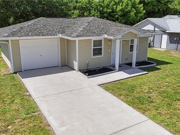 899 Ridgeway DR, NORTH FORT MYERS, FL 33903