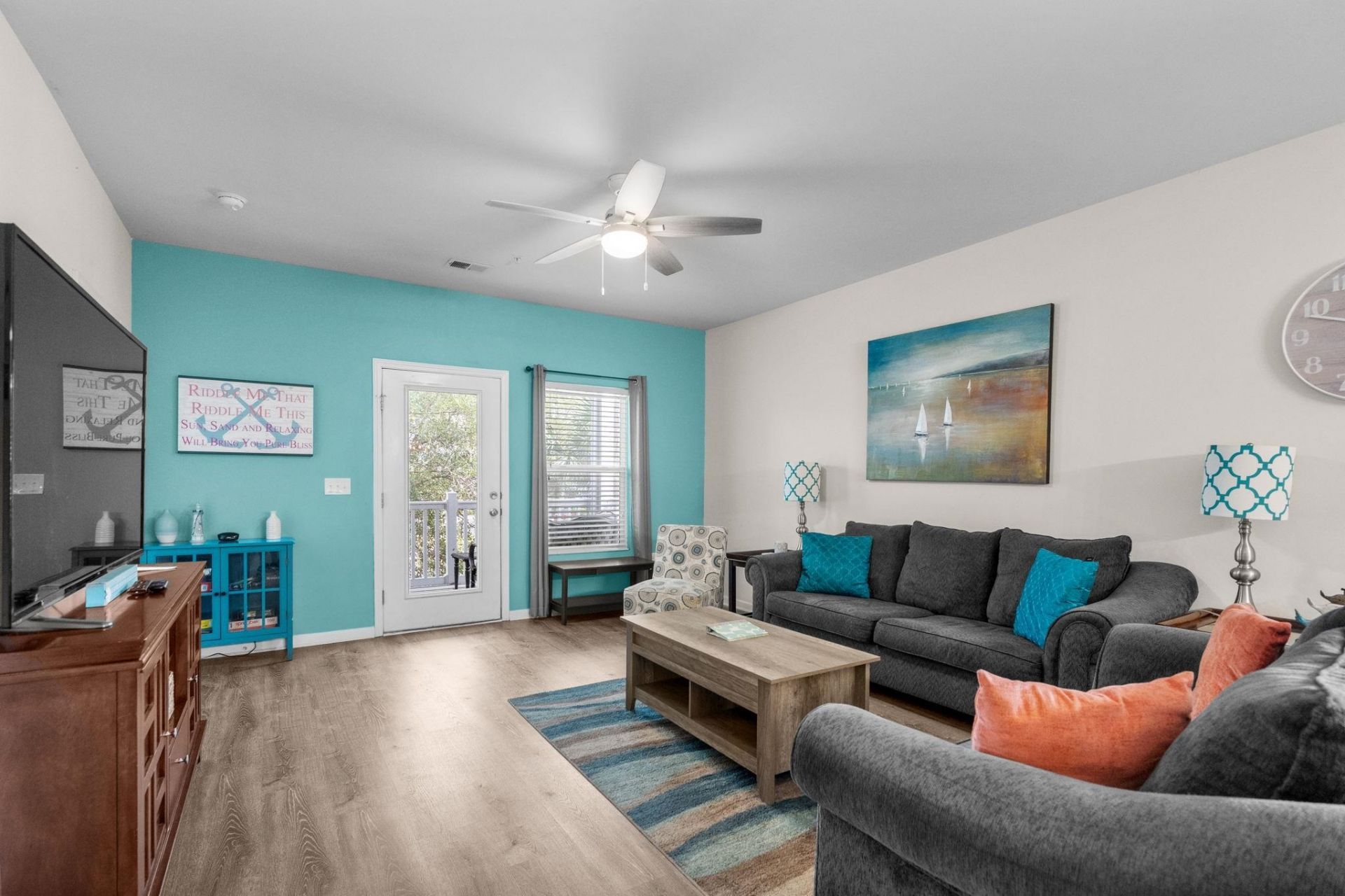 6253 Catalina Dr. Photo 11