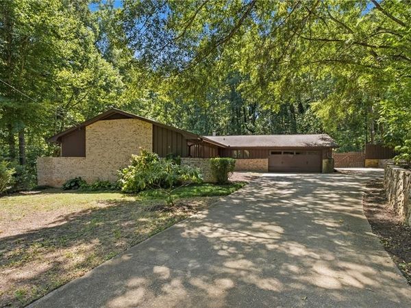 2670 Hudlow Court , Tucker, GA 30084