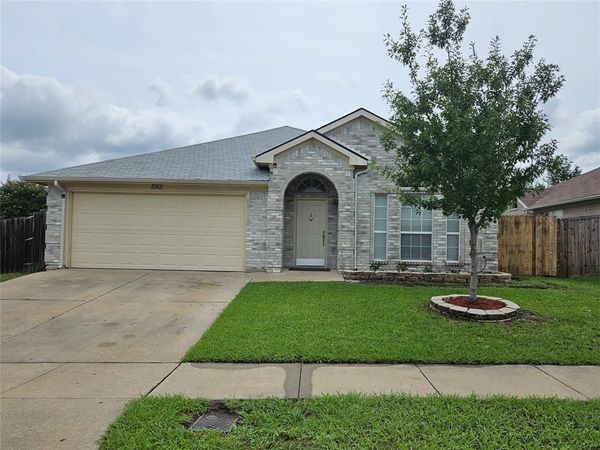 5901 Rising Meadow Drive, Arlington, TX 76018