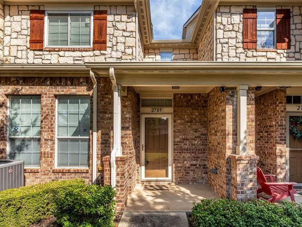 2709 Olympic Park Drive, Grand Prairie, TX 75050
