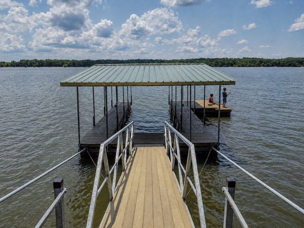 643 Wismer Rd , Camden, TN 38320