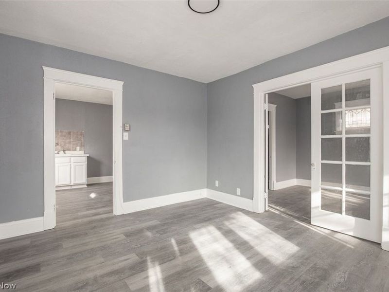 11429 Lardet Avenue, Cleveland, OH 44104 Photo 30