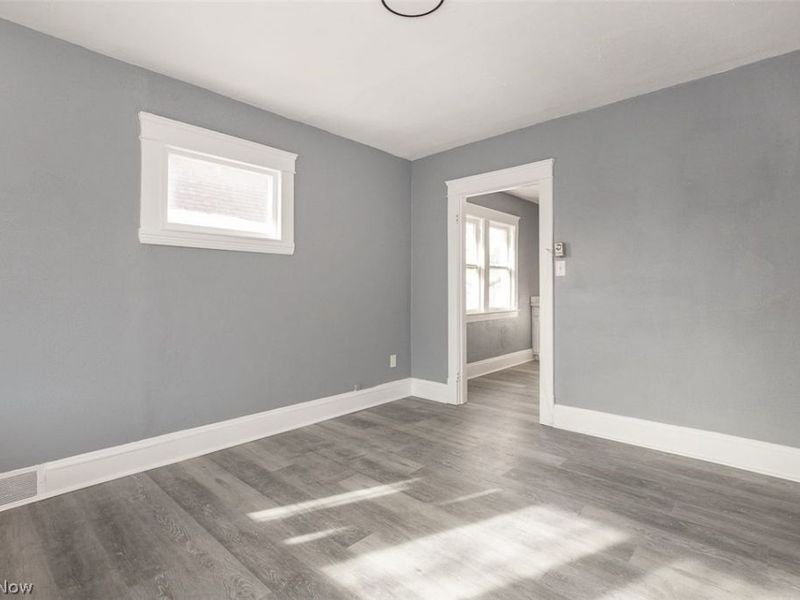 11429 Lardet Avenue, Cleveland, OH 44104 Photo 4