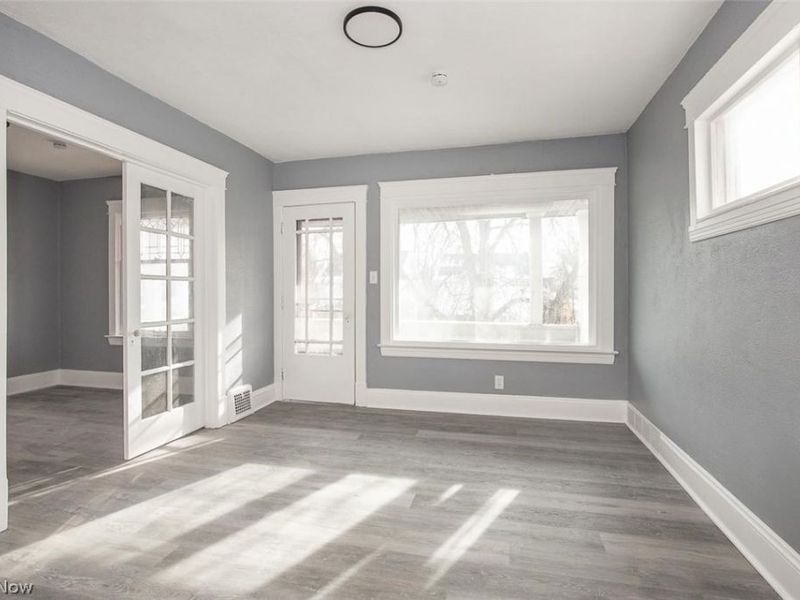 11429 Lardet Avenue, Cleveland, OH 44104 Photo 9