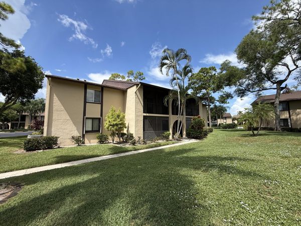 418 PINE GLEN Lane, Unit C-2, Greenacres, FL 33463