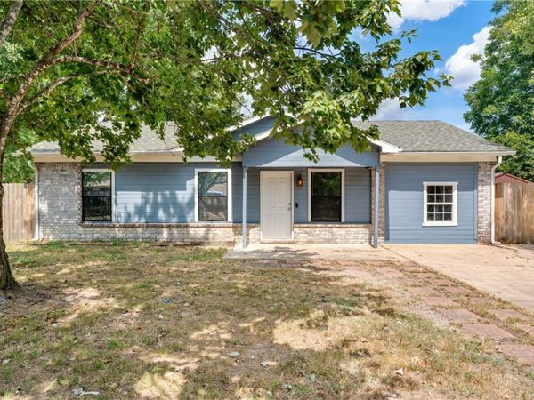 1260 Walnut Place , Elkins, AR 72727