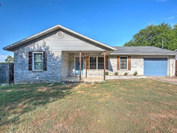 308 Wallace Street , Prairie Grove, AR 72753